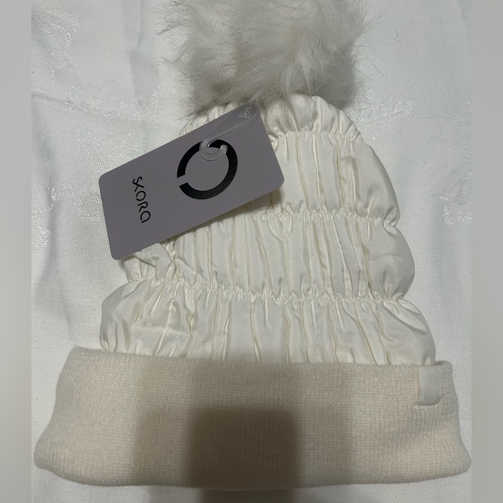 Fleece lined quilted beanie hat white NWT